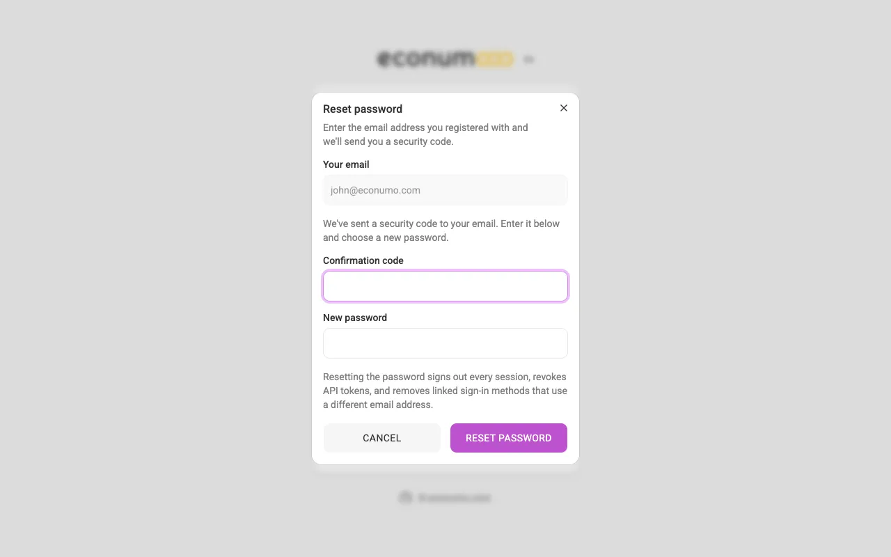Password recovery — enter the code and a new password (desktop)